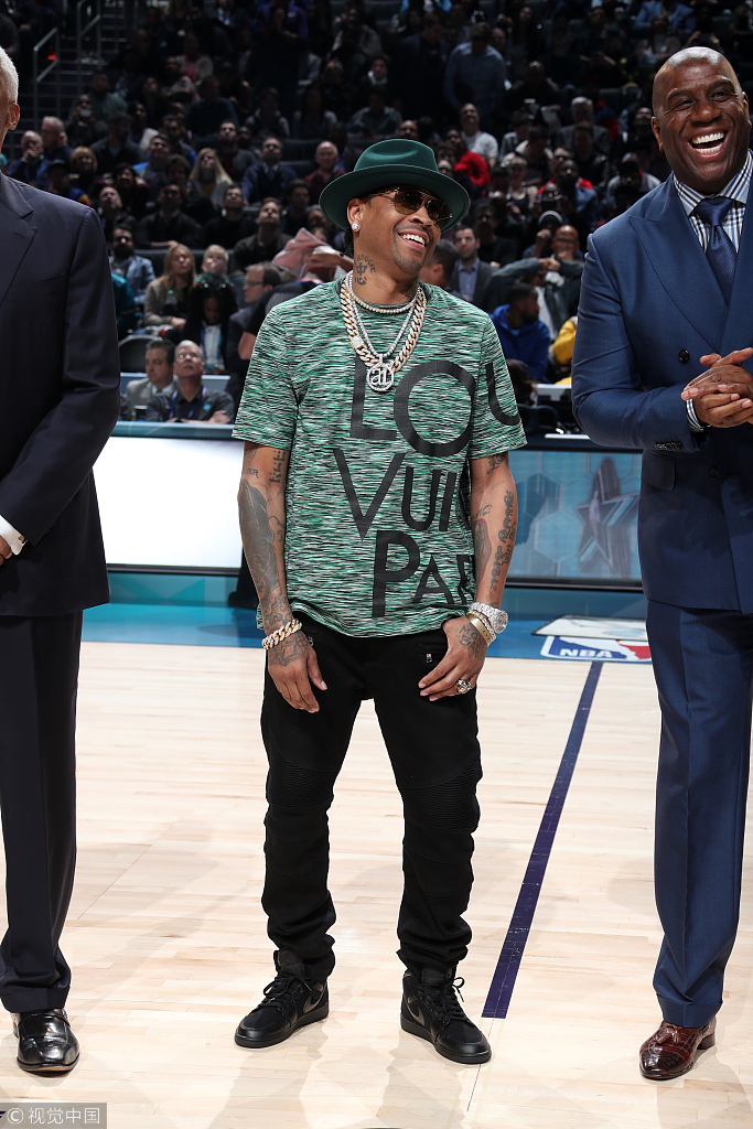 与解说员合 与解说员合